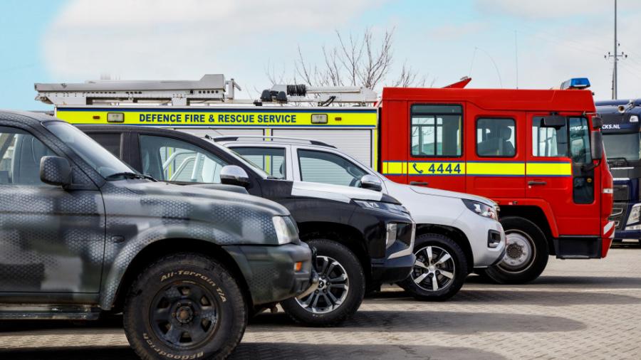 Гуманітарка на продаж: тисячі авто, ввезених для війни та громад опинилися на ринку